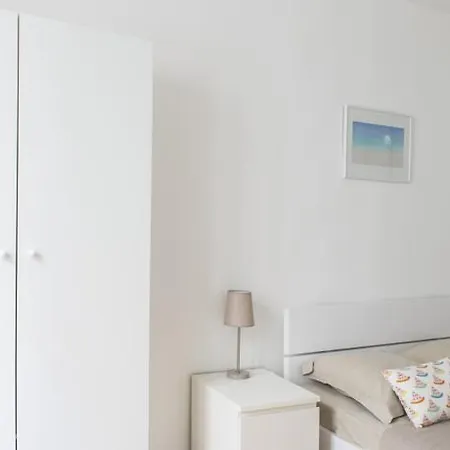Lokappart - Goncourt Apartment *